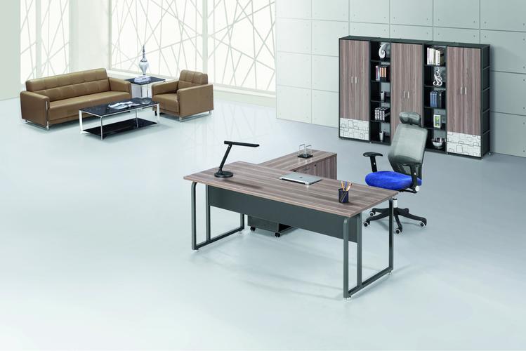 我廠專門從事鋼木家具的生產以及銷售.其擁有先進的成套生產技術設備.